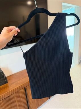 aritzia Asymmetrical Ribbed One-Shoulder Tank - Black